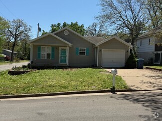 Building Photo - 2632 E Yuma St