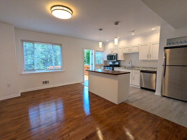 Foto del edificio - 2502 Park Heights Terrace