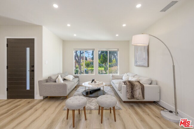 Foto del edificio - 2936 S Bentley Ave