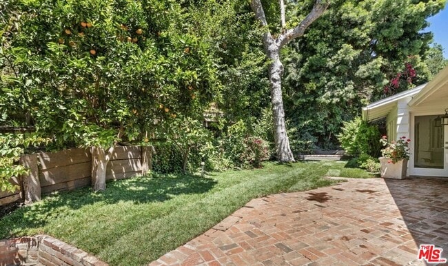 Building Photo - 3933 Mandeville Canyon Rd