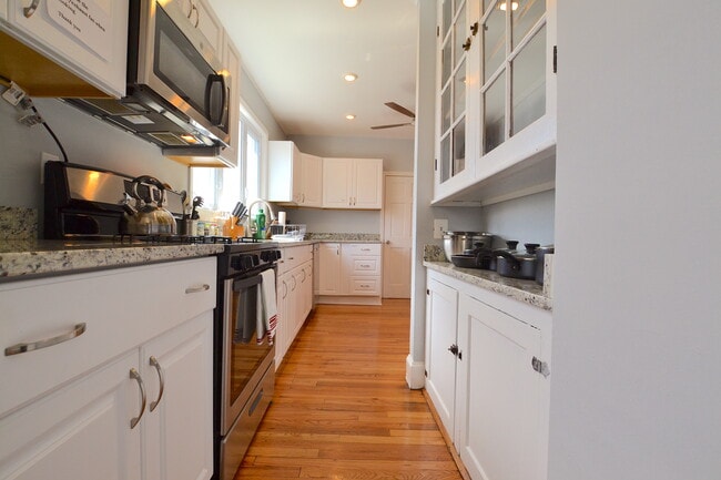 Building Photo - 59 S Crescent Circuit