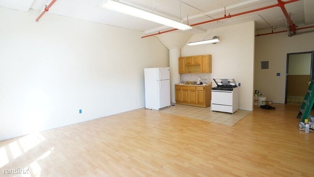 Building Photo - 227 E 134th St