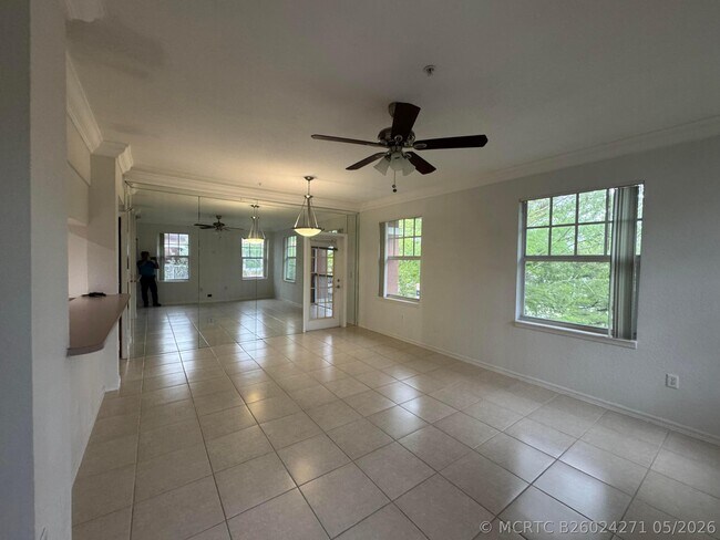 Foto del edificio - 6650 W Sample Rd