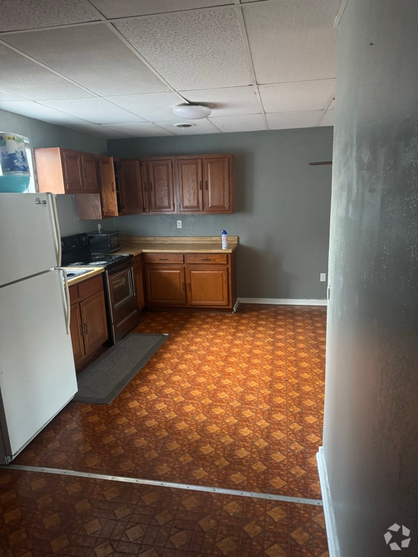 Building Photo - 452 E Sandusky St