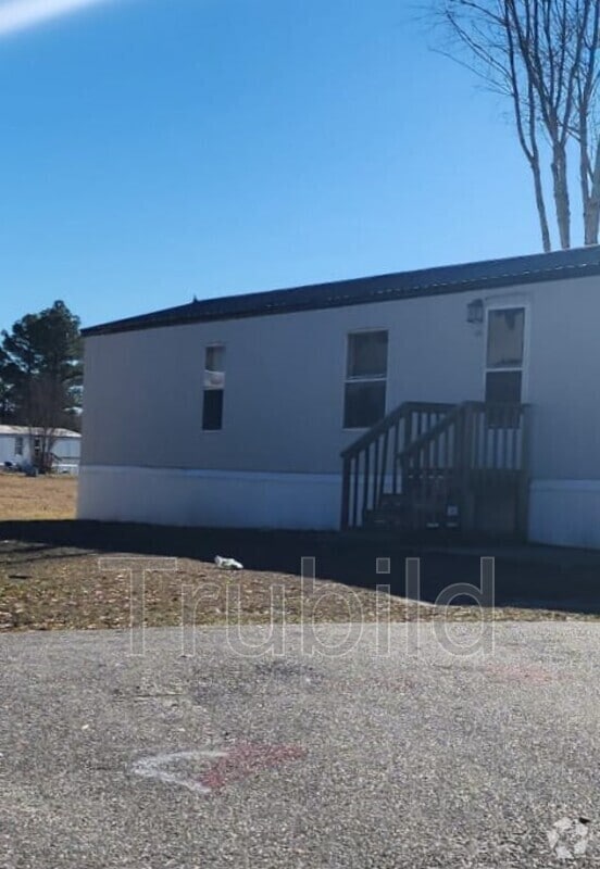 Building Photo - 305 Picardy Dr