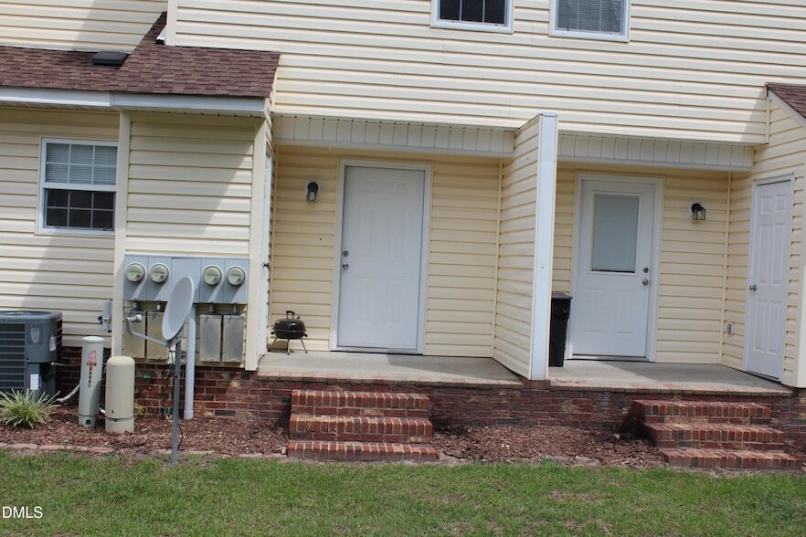 Foto del edificio - 324 Mae Byrd Rd