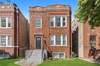 Building Photo - 2246 N Leamington Ave