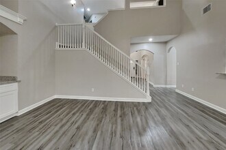 Building Photo - 7806 Autumn Hollow Ln