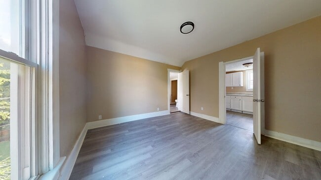Building Photo - 131 Sturges Ave