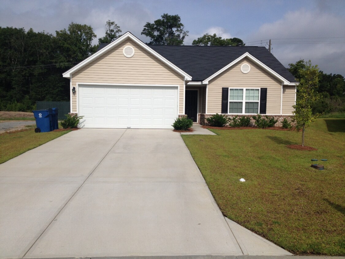 Primary Photo - 56 Roseberry Cir