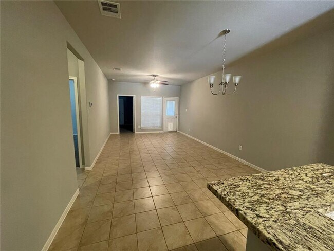 Building Photo - 124 Camelot Pl Ct
