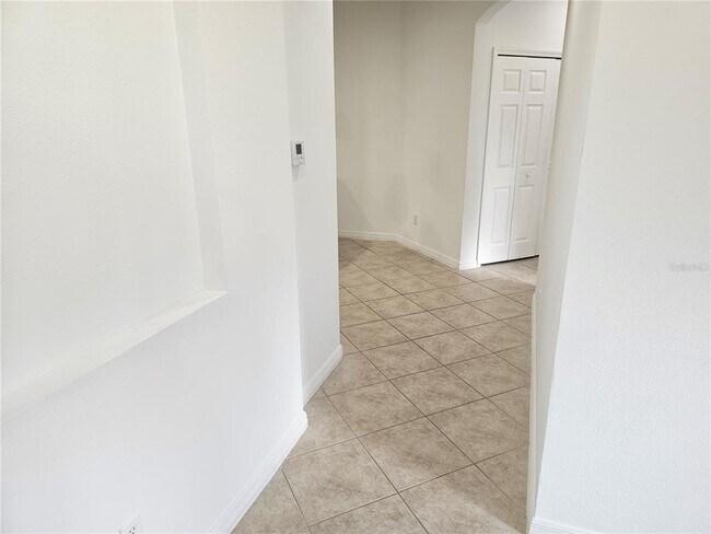 Foto del edificio - 1040 Crestwood Commons Ave