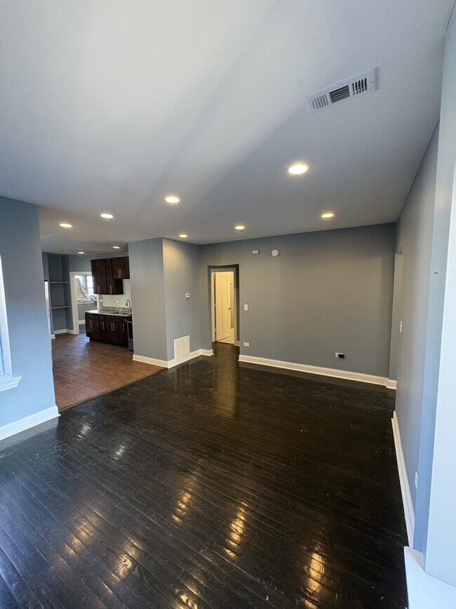 Building Photo - 7025 S Chappel Ave
