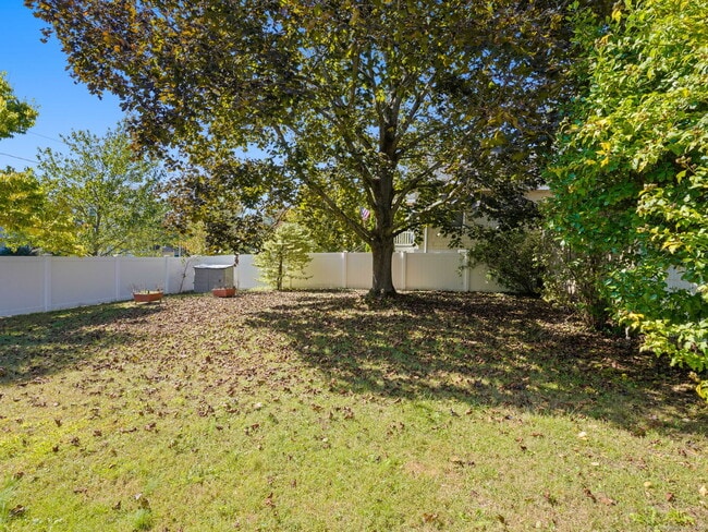 Building Photo - 3 Hirsch Rd