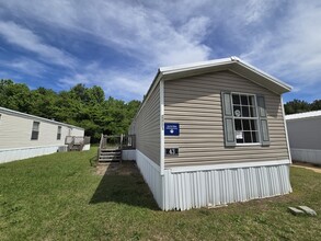 Building Photo - 2416 Cattail Cir