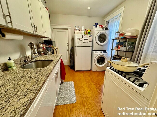 Foto del edificio - 1992 Commonwealth Ave