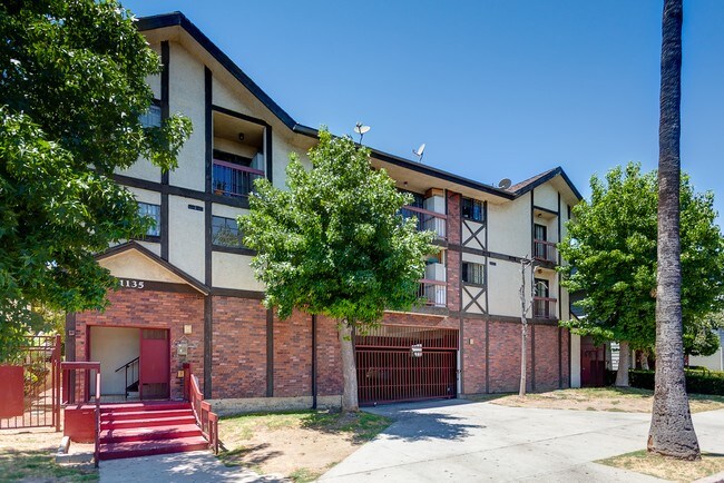 Building Photo - Linden Ii Apartments