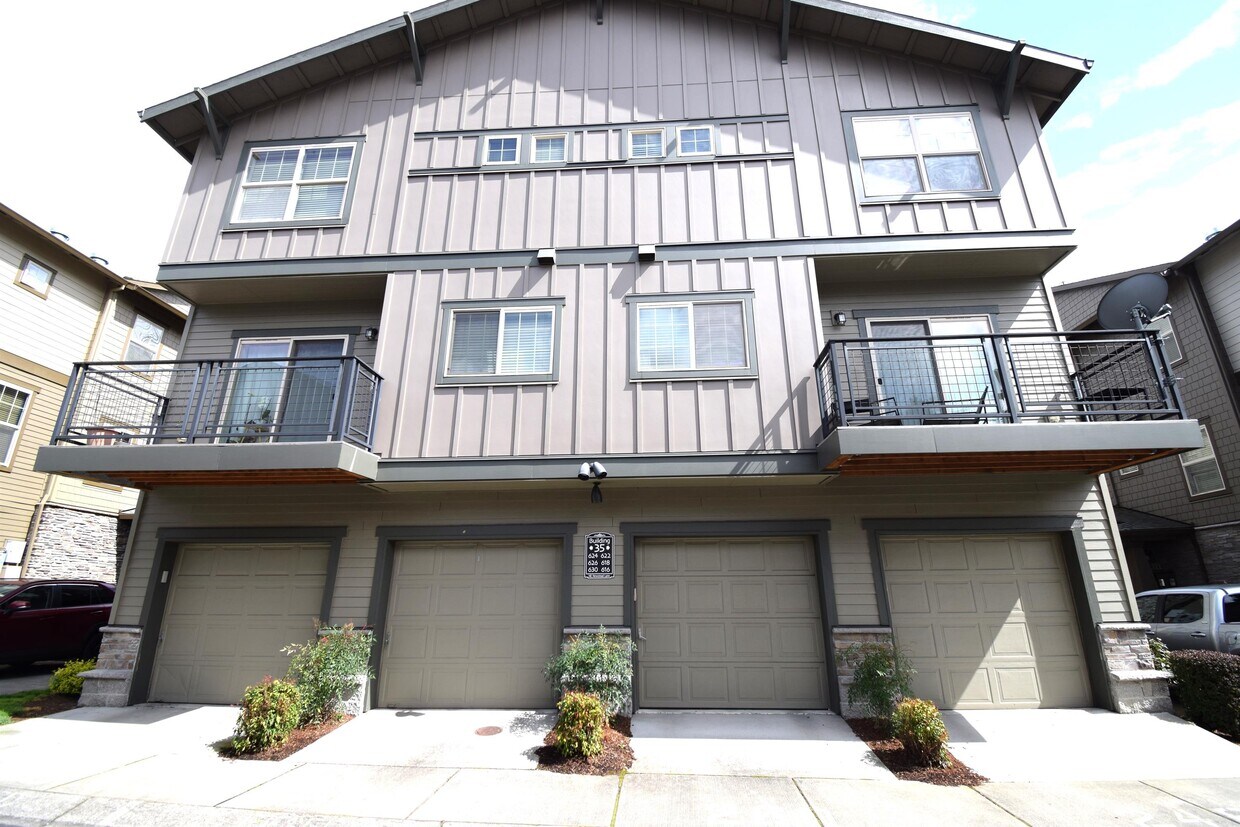 616 NE Newstead Ln, Hillsboro, OR 97006 House Rental in Hillsboro, OR