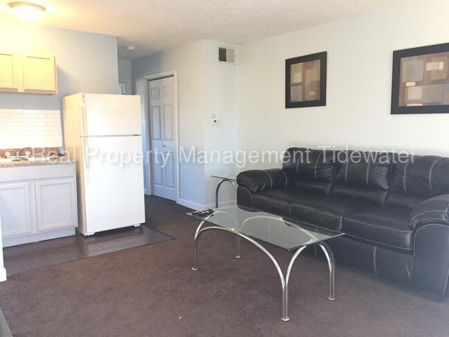 Foto del edificio - 15910 Warwick Blvd