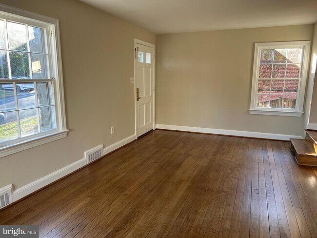 Foto del edificio - 5207 27th St N