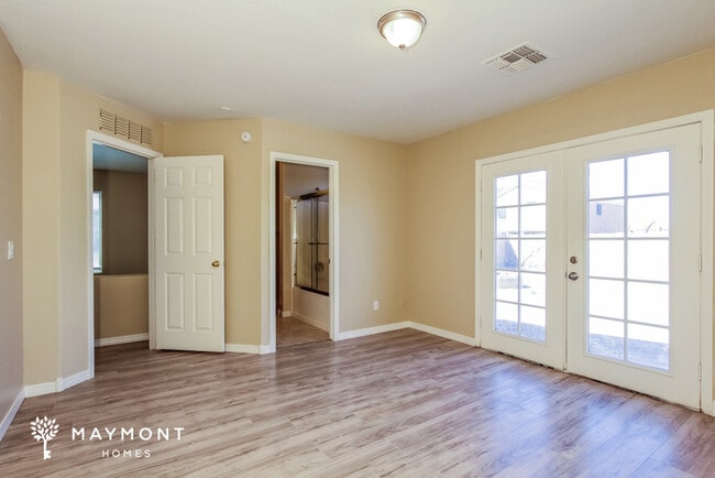 Building Photo - 2149 N Santiana Pl