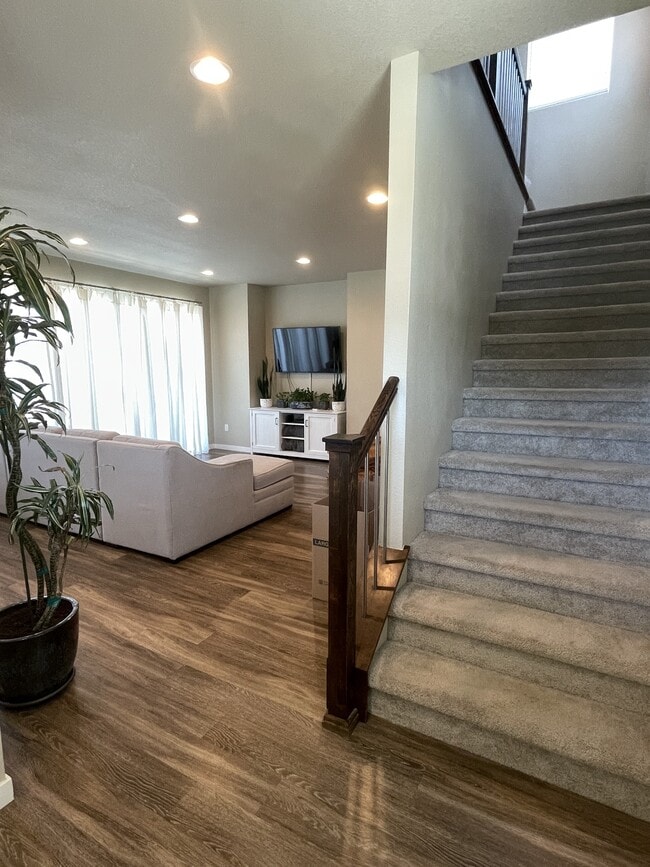 Building Photo - 3002 Comet St