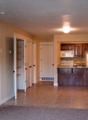 Building Photo - 7092 S Highland Dr