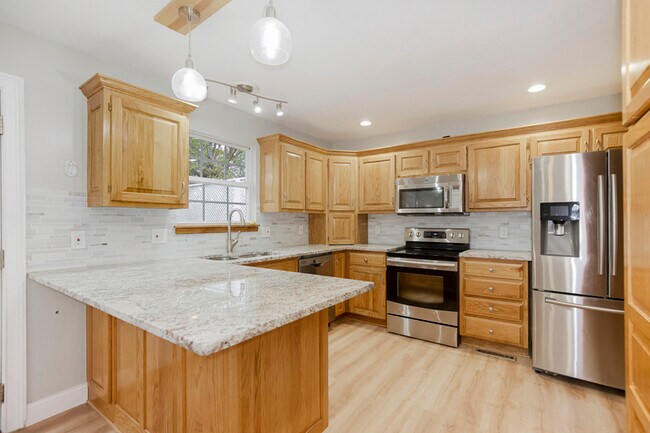 Building Photo - 5110 Pebble Ave