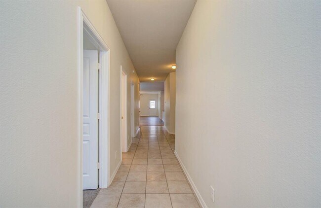 Foto del edificio - 3102 Gianna Springs Ct
