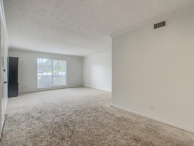 Building Photo - 335 Wymore Rd