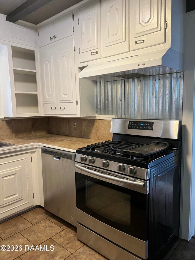 Foto del edificio - 135 Oak Crest Dr