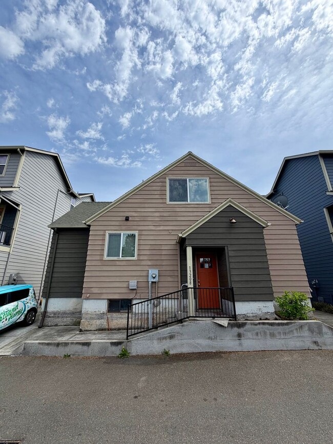 Building Photo - 13208 NE Glisan St