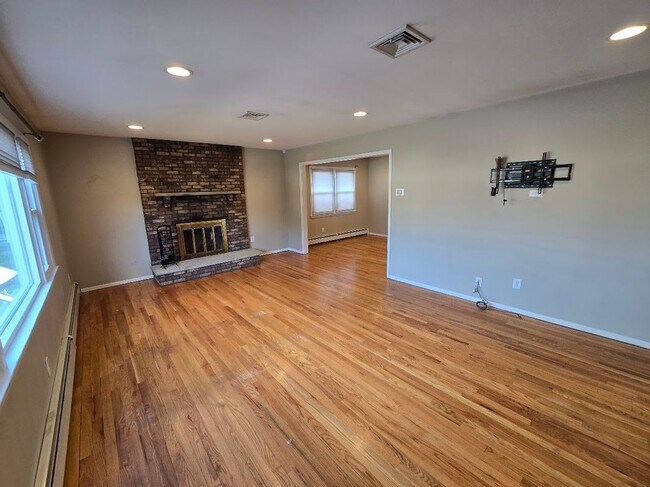 Foto del edificio - 318 E 54th St