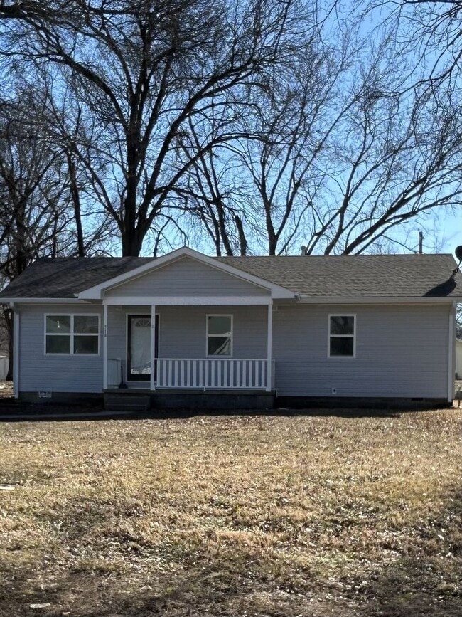 Building Photo - 516 E Park St