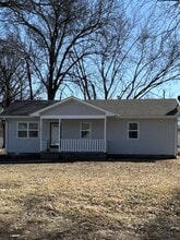 Building Photo - 516 E Park St