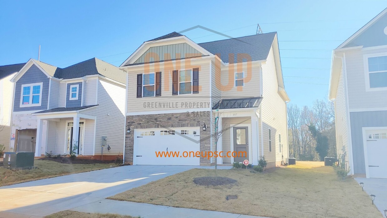 157 Highland Park Ct, Easley, SC 29642 Room for Rent in Easley, SC