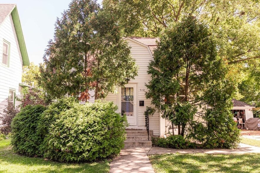 Primary Photo - 512 N 6th St
