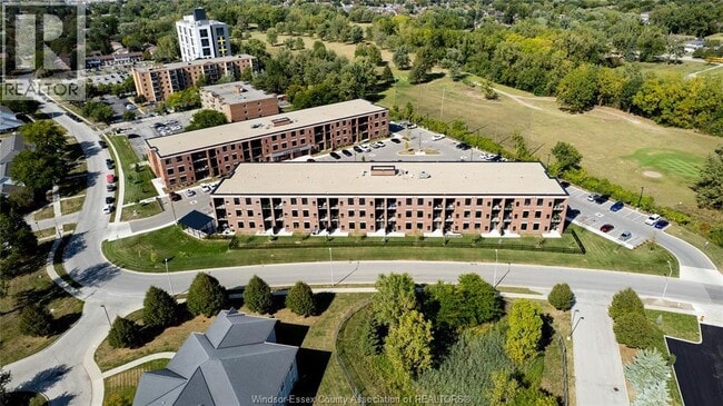 Building Photo - 3160 Meadowbrook Ln