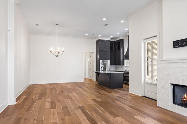 Building Photo - 10750 Moss Grove Ln