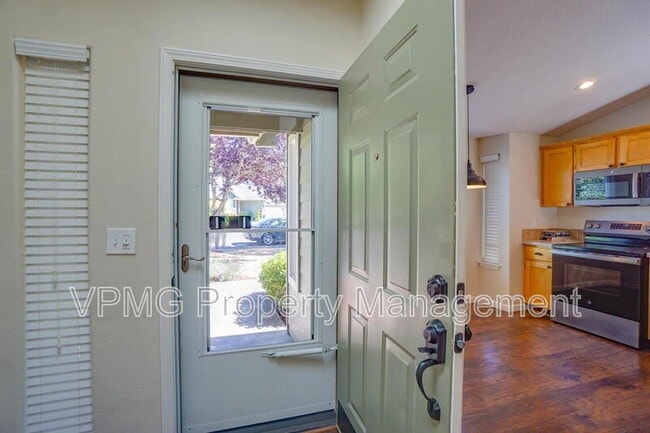 Building Photo - 2115 NW 143rd Cir