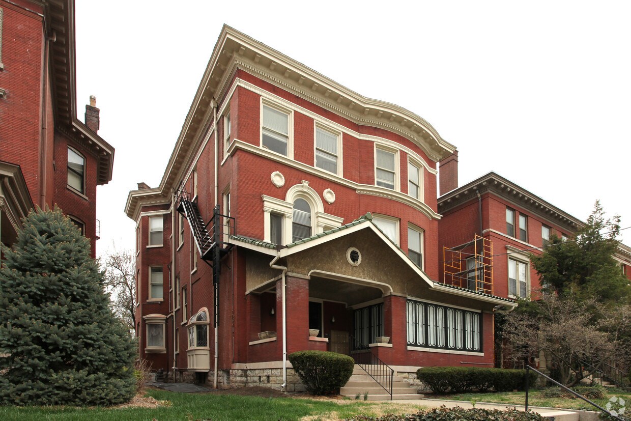 Primary Photo - 1381 3rd St