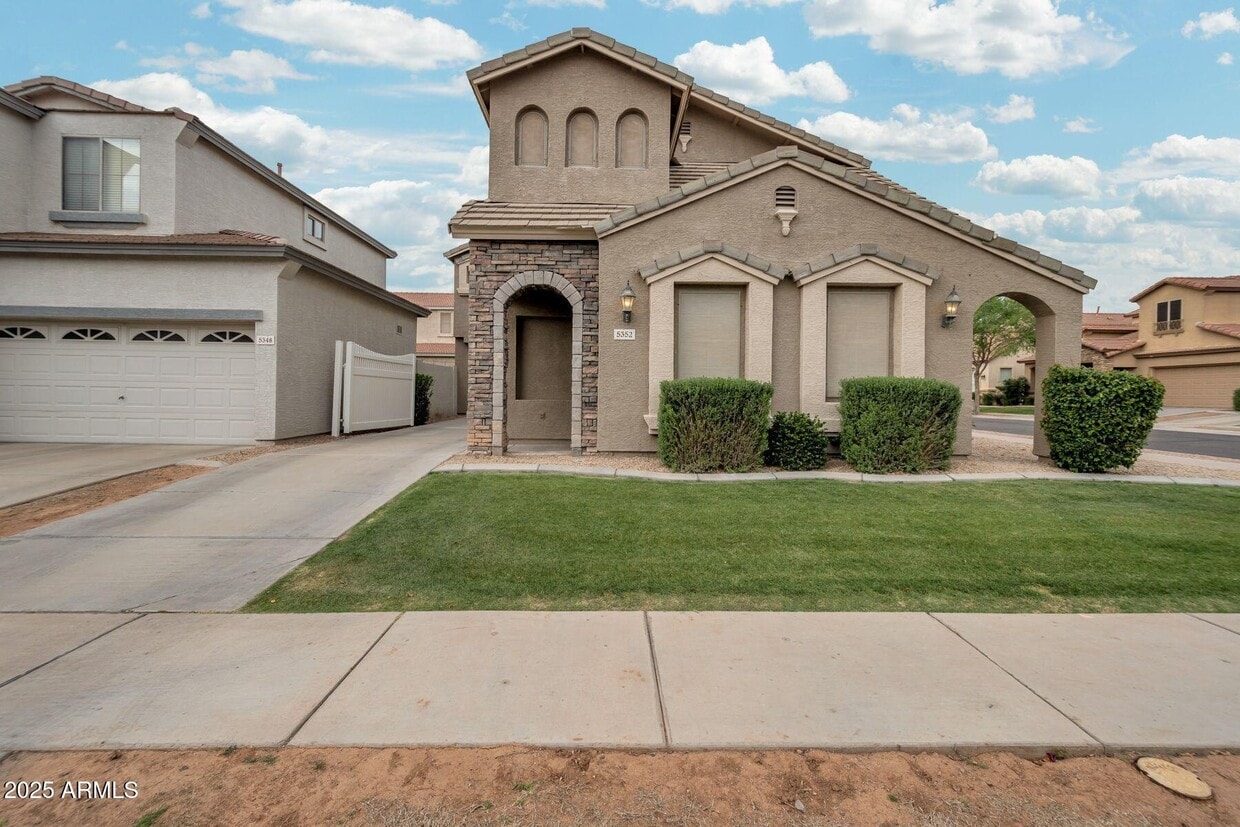 Foto principal - 5352 E Holmes Ave