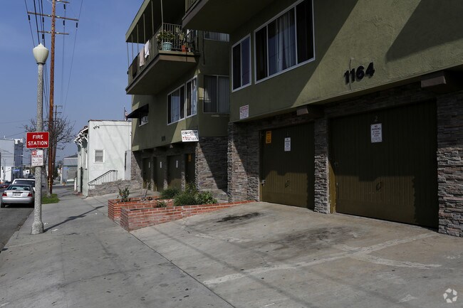 Building Photo - 1164-1170 Daisy Ave