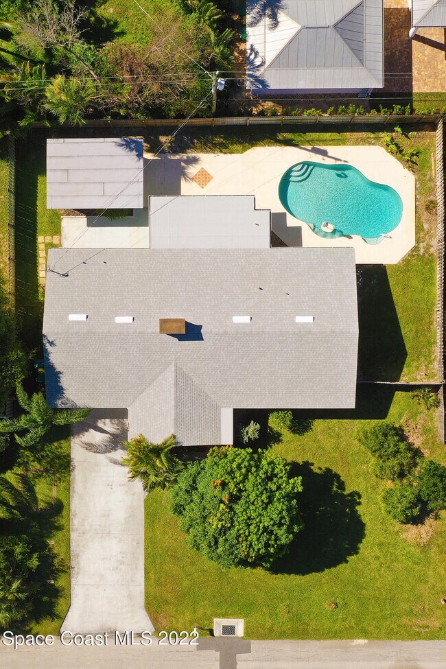 Building Photo - 420 7th Ave
