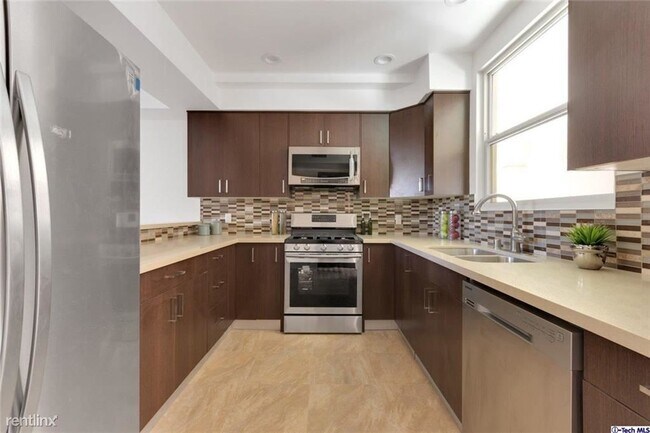 Foto del edificio - 3 br, 2.5 bath Condo - 465 Salem St