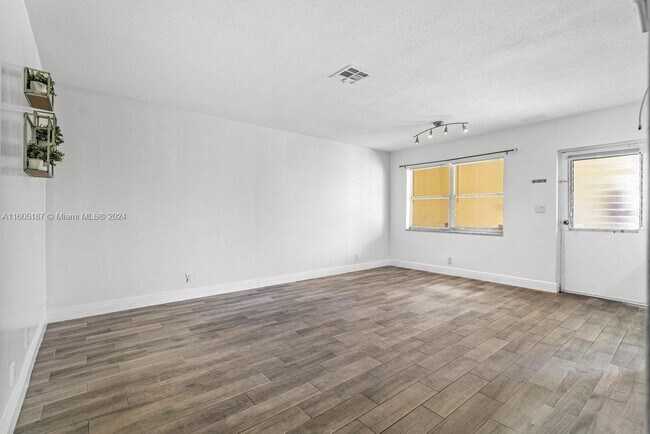 Foto del edificio - 260 NW 19th St