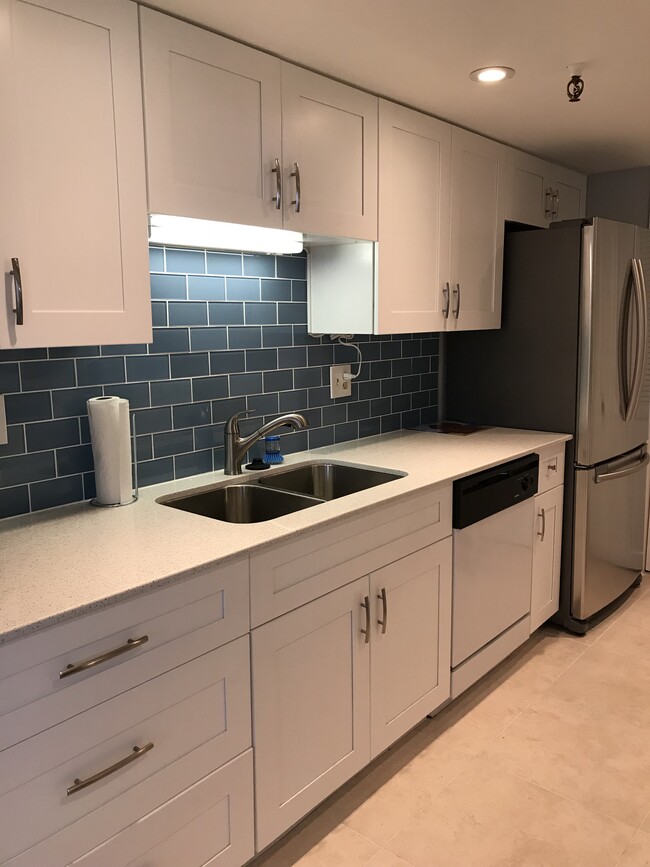 Renovate kitchen - 899 Jeffery St