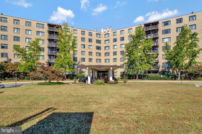 Photo - 3450 Toledo Terrace Apartment