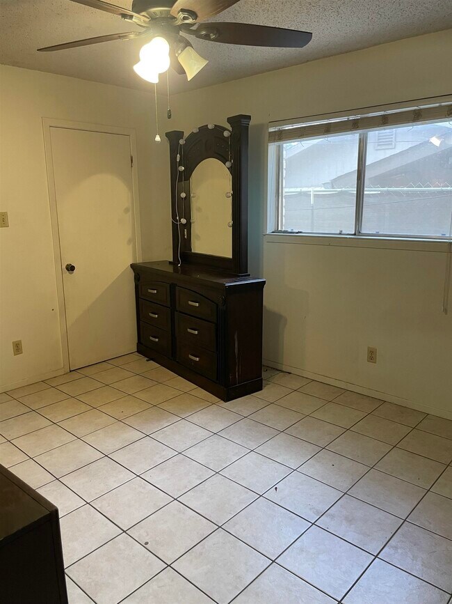 Foto del edificio - 2603 E Kearney St