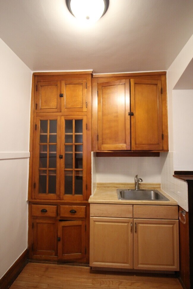 Building Photo - 3547 N Meade Ave